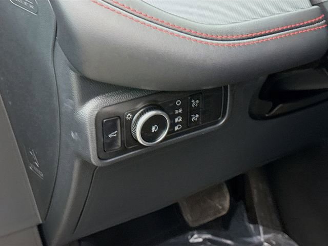 Used 2025 Ford Explorer ST-Line w/ ST-Line Street Pack image 10