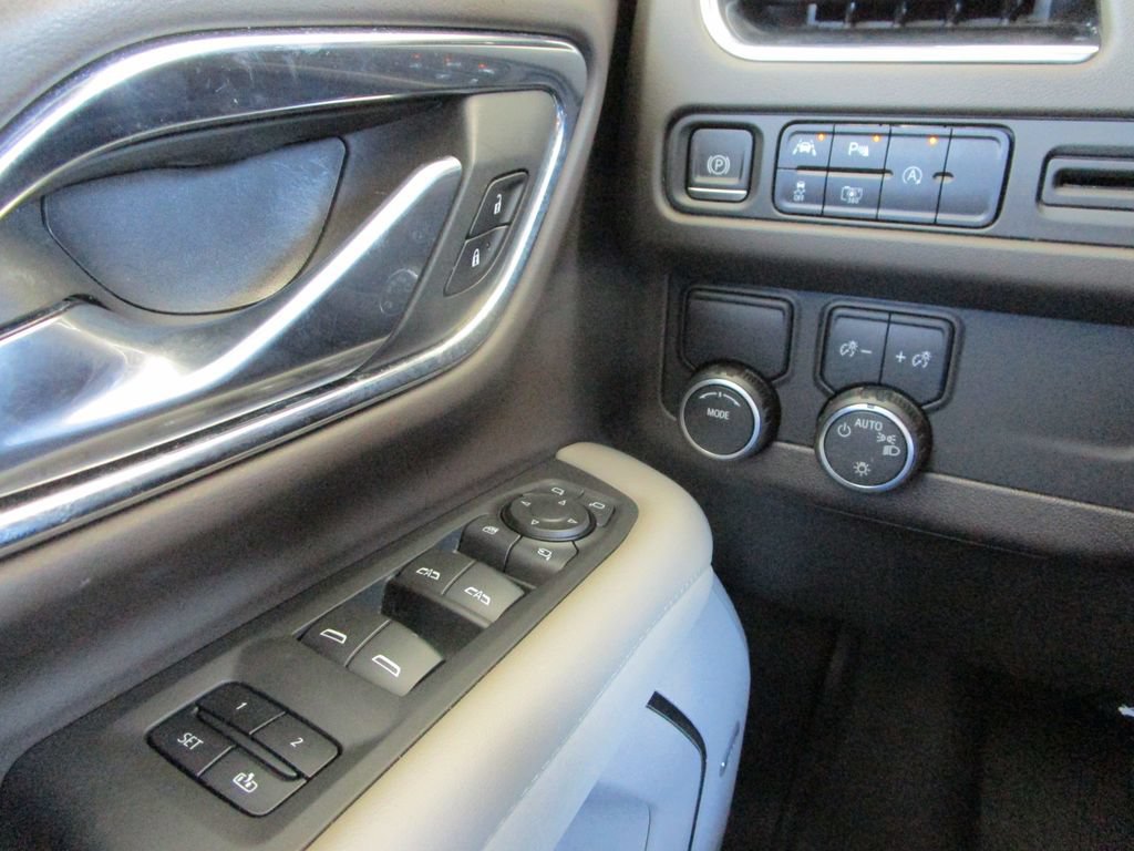 Used 2023 Chevrolet Tahoe LT w/ Luxury Package RWD image 38