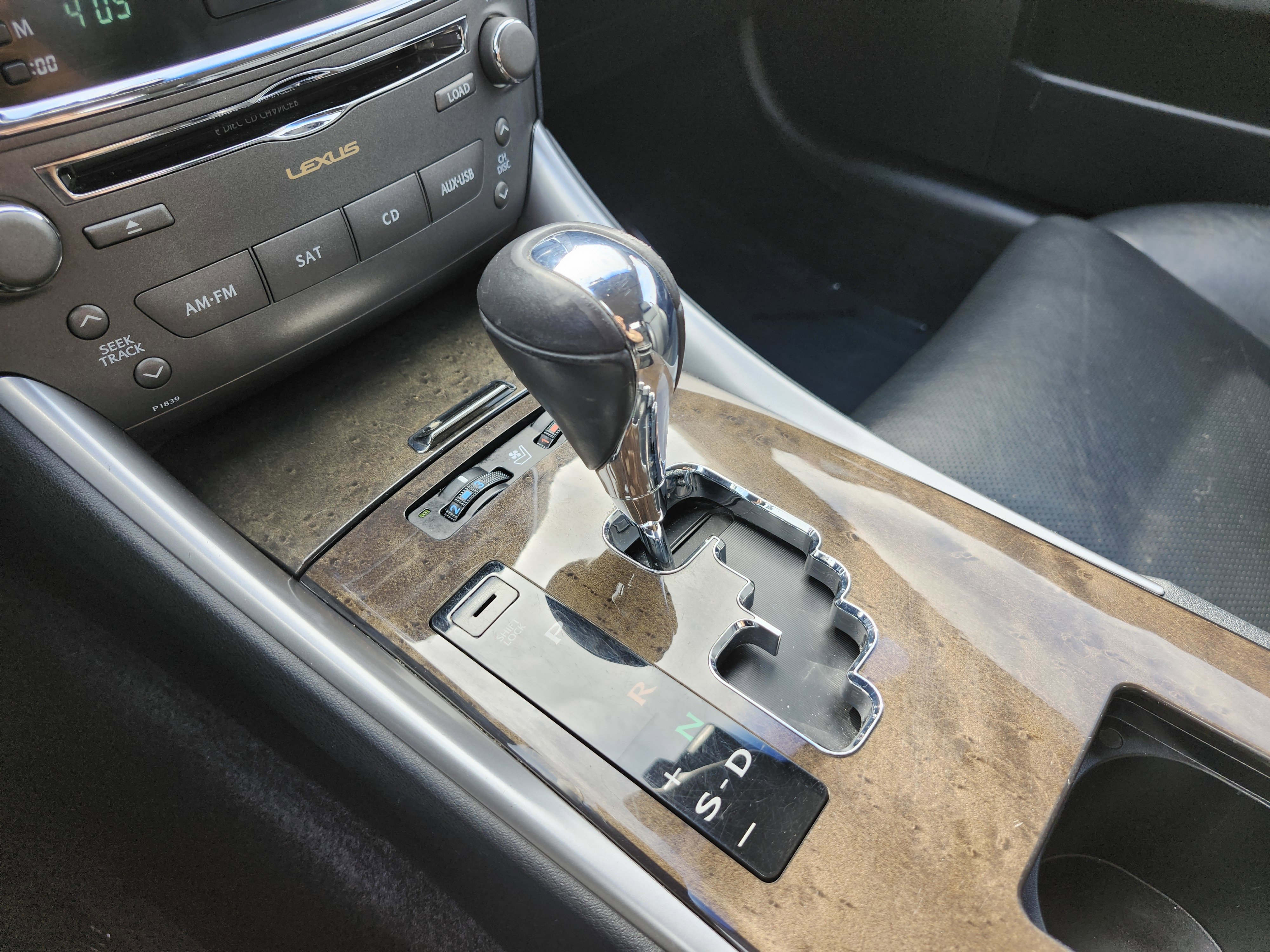 Used 2010 Lexus IS 350C image 38