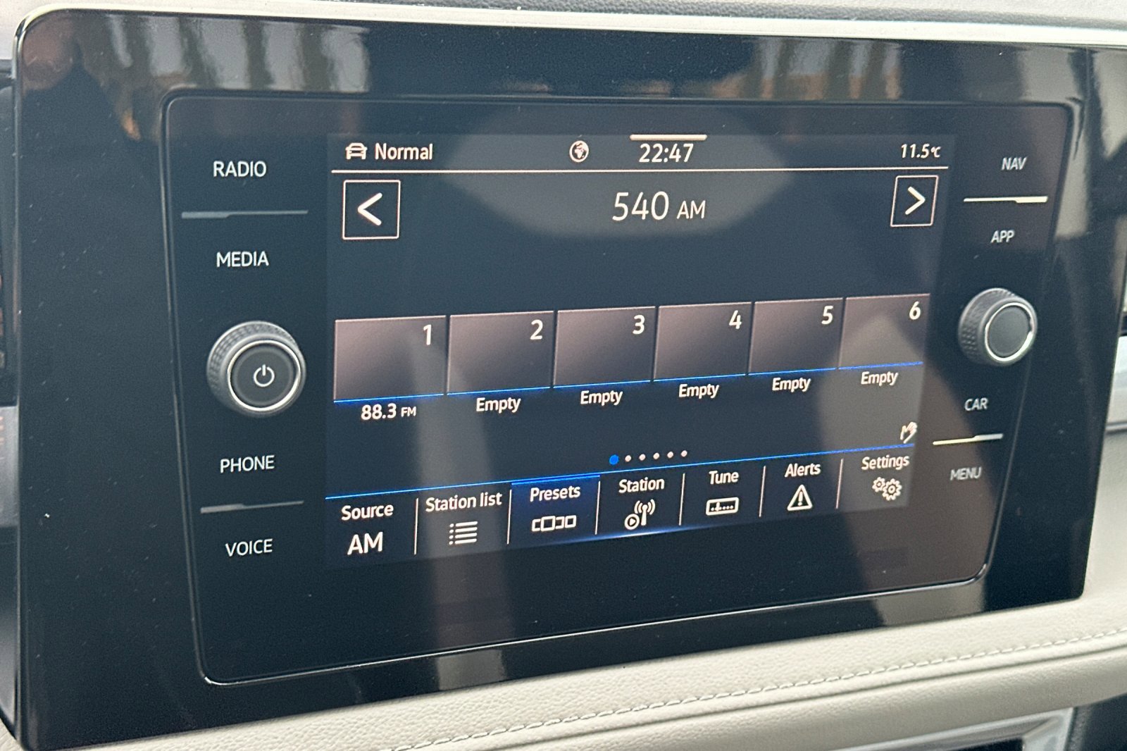 New 2026 Volkswagen Taos SEL image 18