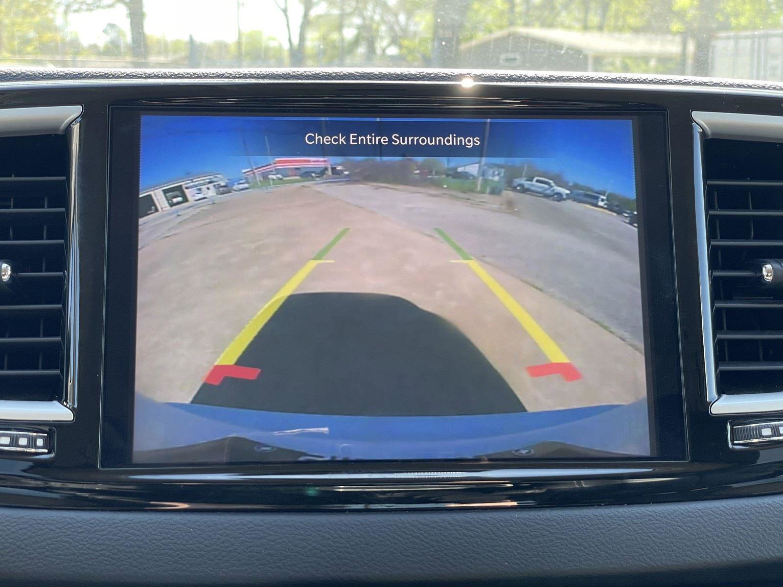 Used 2023 Chrysler Pacifica Touring-L image 22