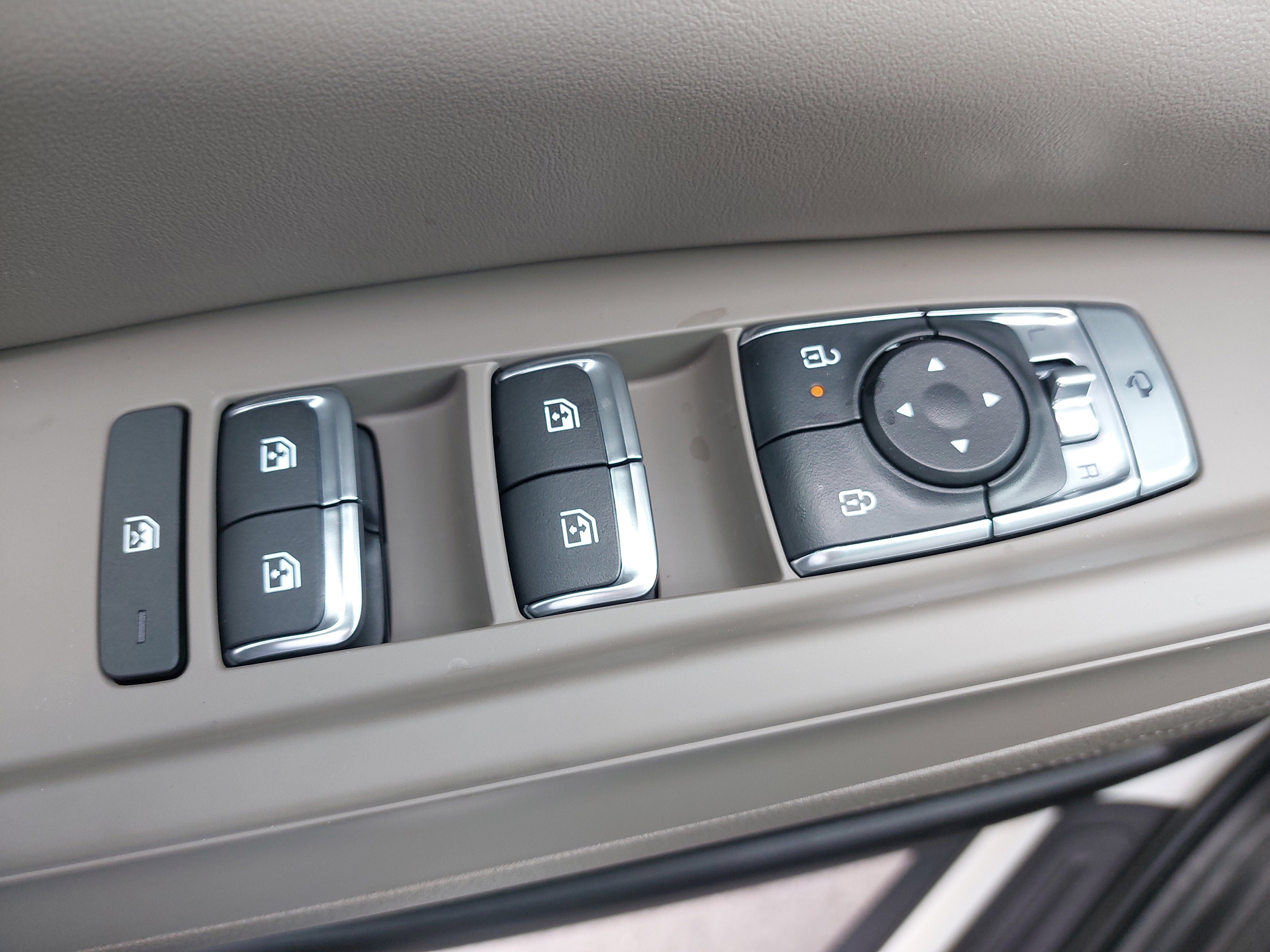 New 2026 Kia Carnival EX image 30