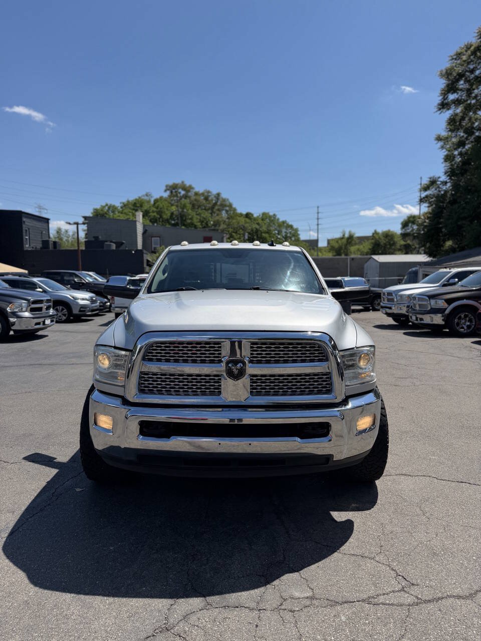 Used 2014 RAM 3500 Laramie AWD/4WD image 3