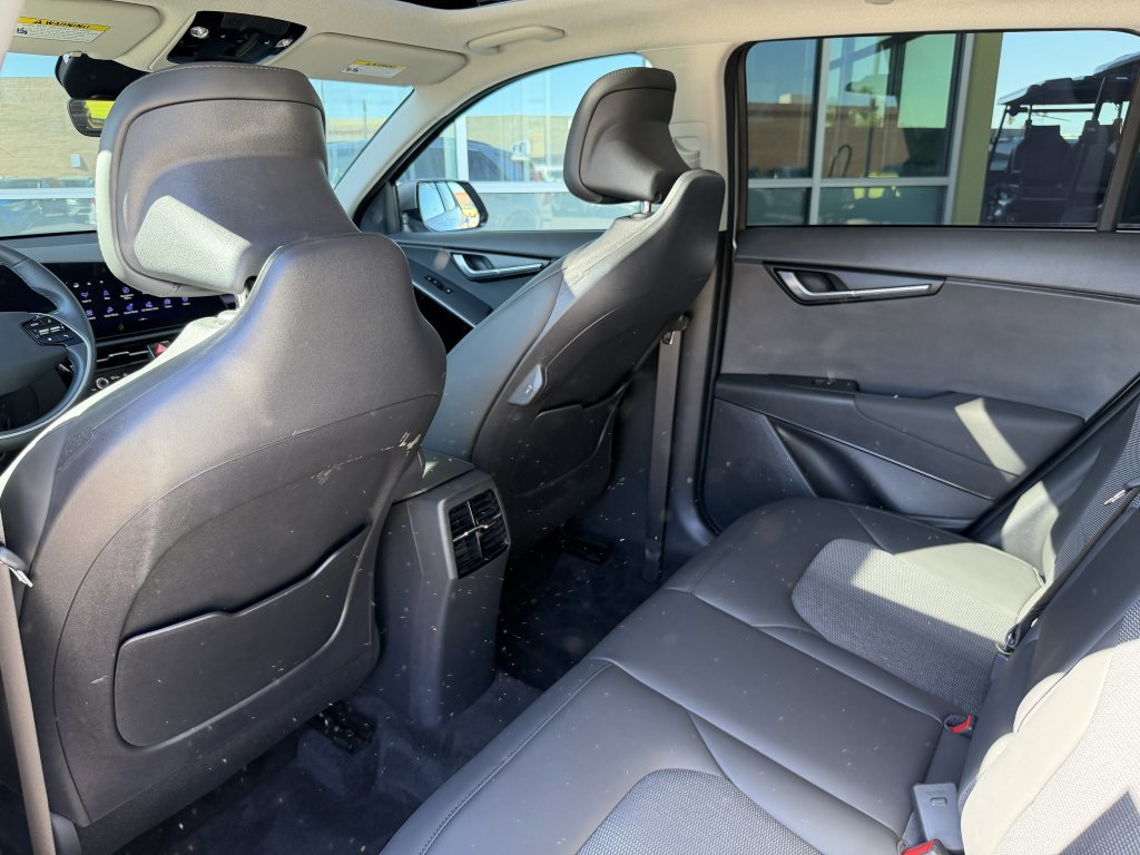Used 2023 Kia Niro EX Touring image 35