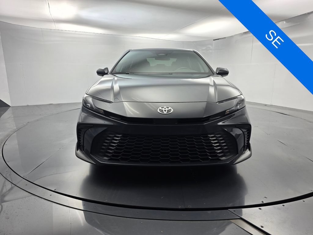 Used 2025 Toyota Camry SE FWD image 2
