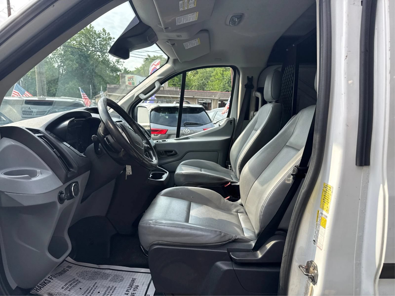Used 2016 Ford Transit 250 130 Low Roof RWD image 9