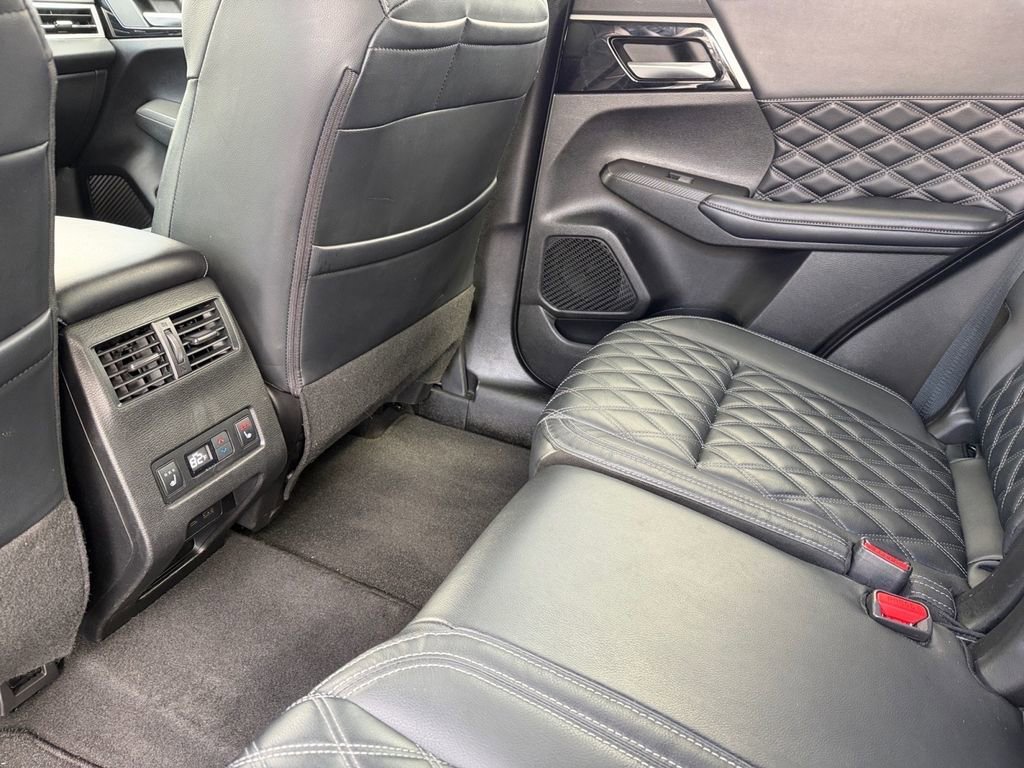 Used 2024 Mitsubishi Outlander SEL image 14