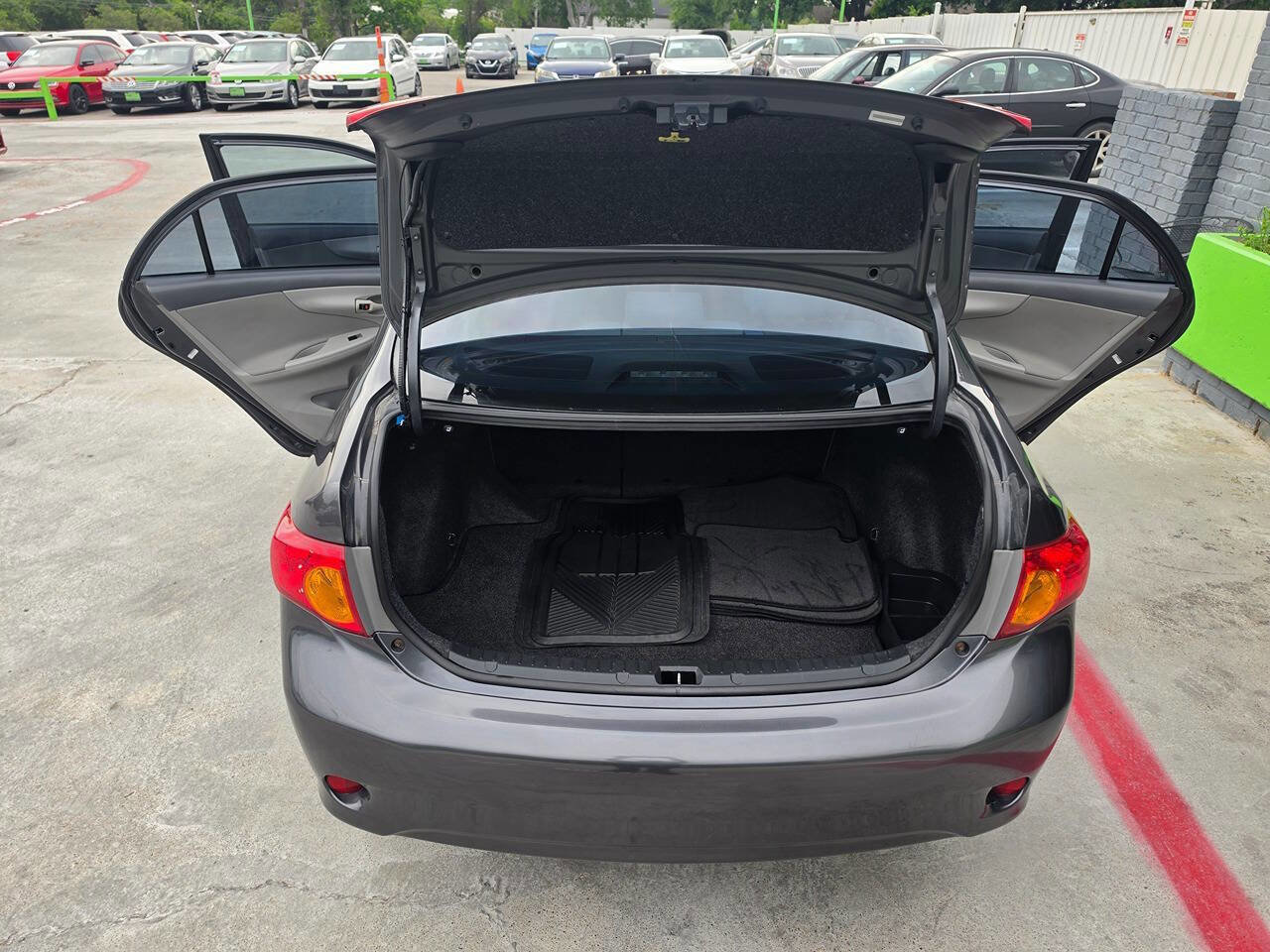 Used 2009 Toyota Corolla LE FWD image 25