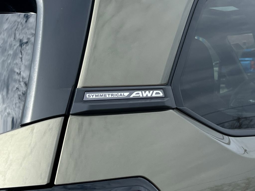 Used 2025 Subaru Forester Limited w/ Popular Package image 6