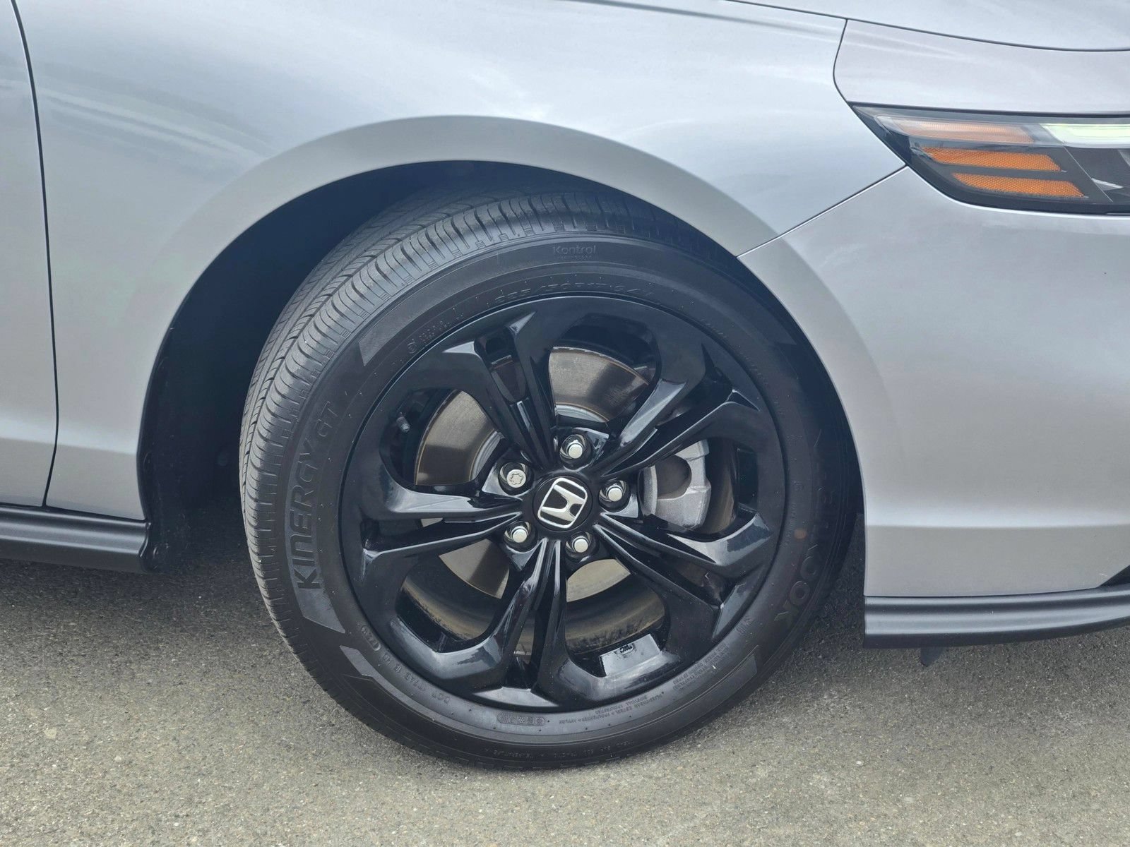 Used 2025 Honda Accord SE image 9