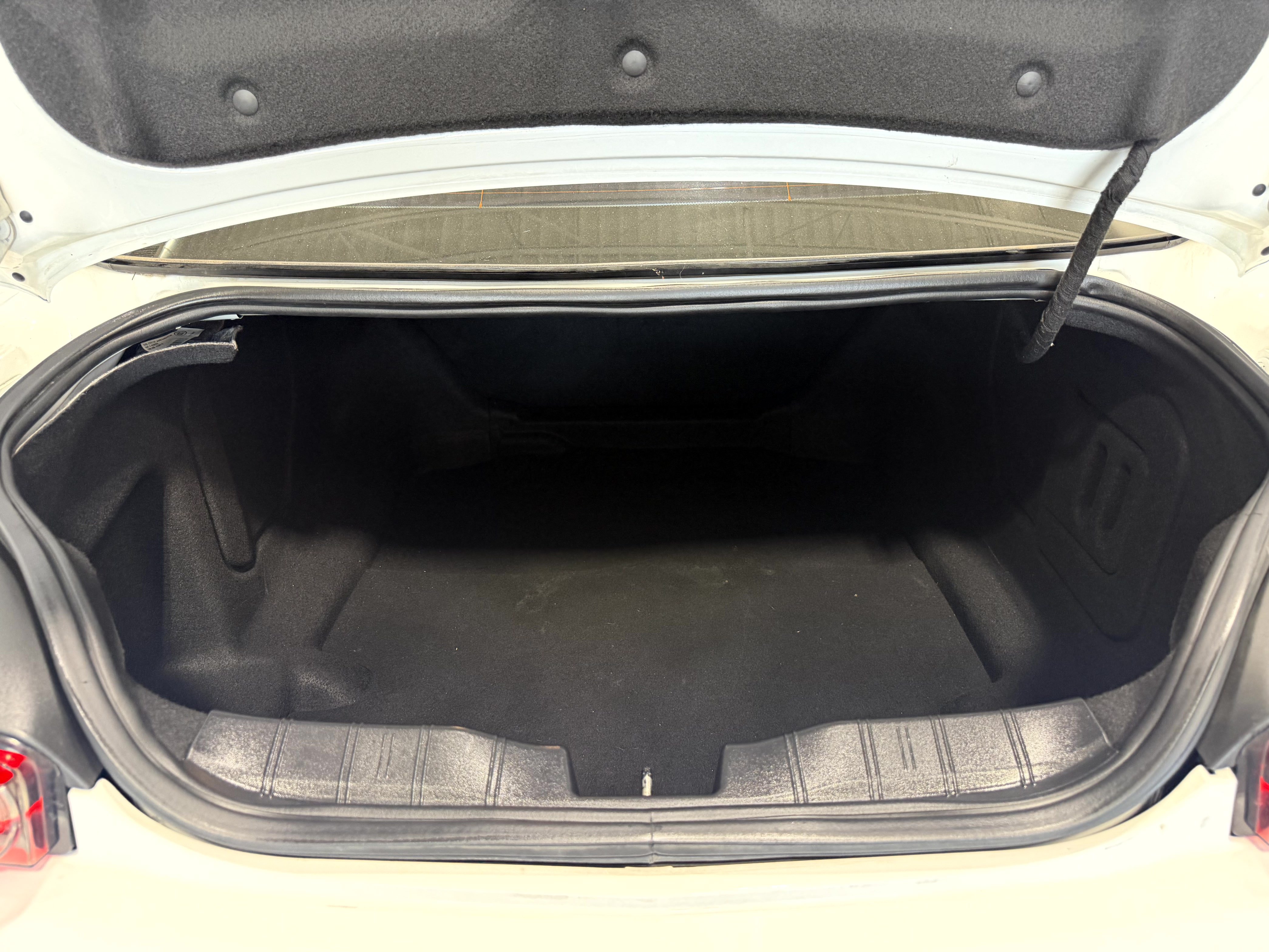 Used 2019 Chevrolet Camaro LT RWD image 28