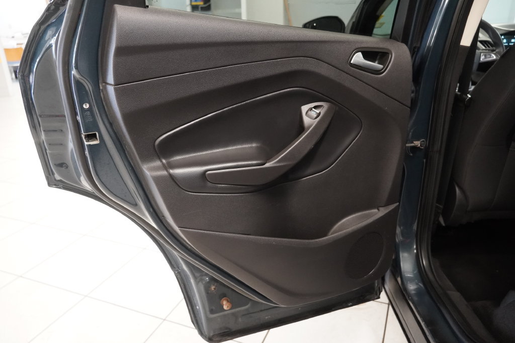 Used 2019 Ford Escape SE AWD/4WD image 25