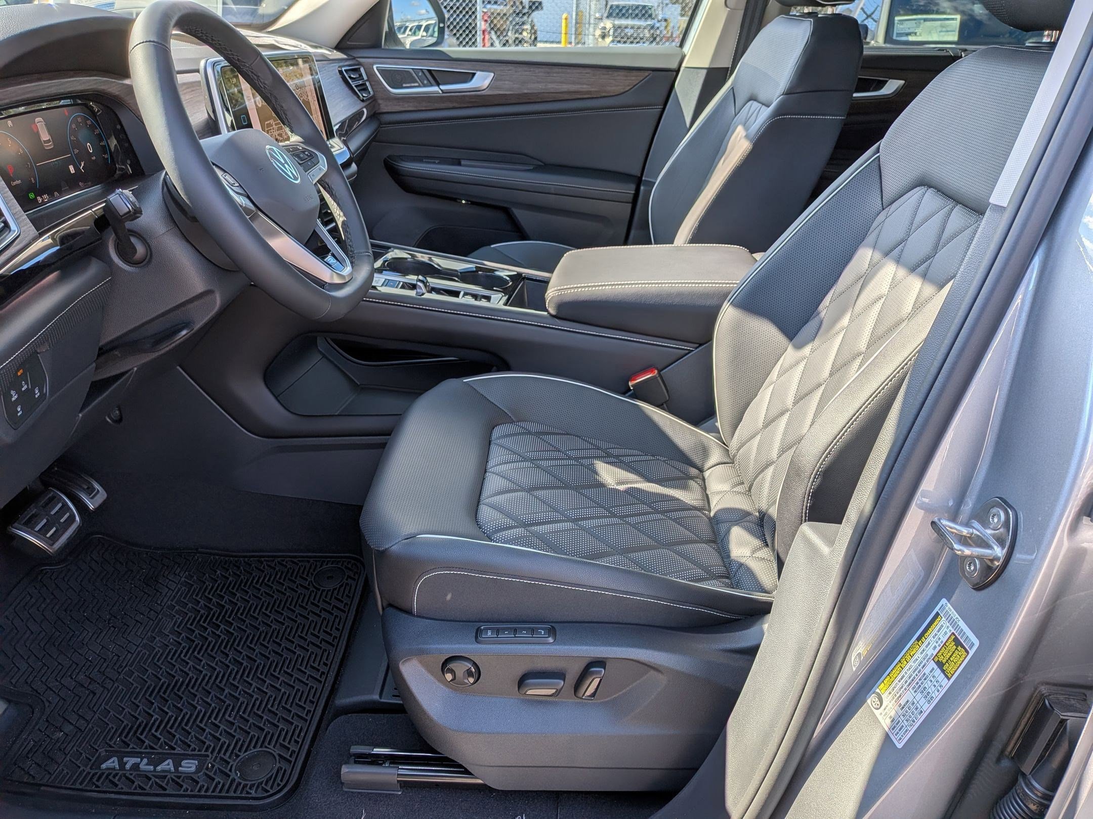 New 2026 Volkswagen Atlas SEL Premium R-Line AWD/4WD image 15