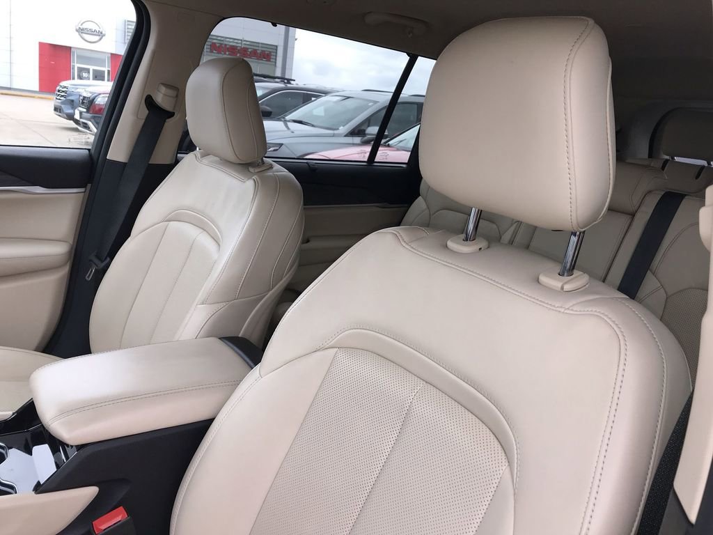 Used 2022 Jeep Grand Cherokee L Limited w/ Luxury Tech Group II image 11