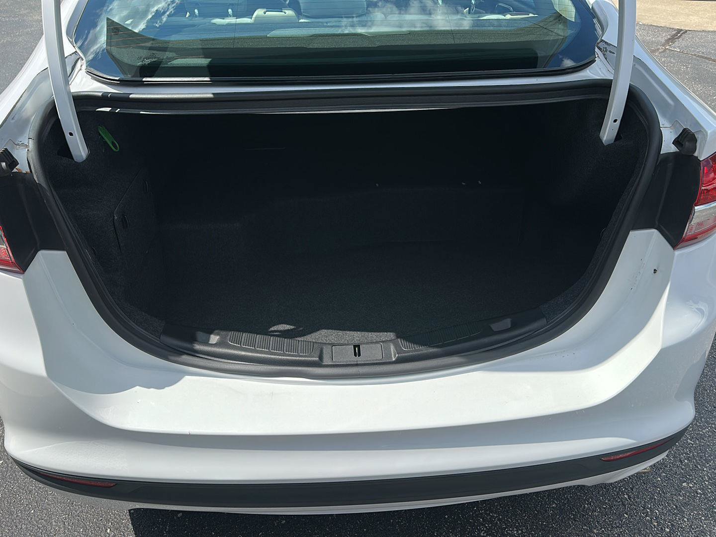Used 2018 Ford Fusion S FWD image 16