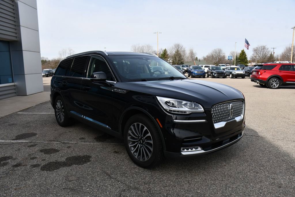 Used 2022 Lincoln Aviator Reserve w/ Equipment Group 201A image 9