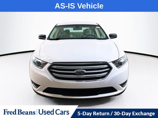 Used 2018 Ford Taurus SE FWD image 2
