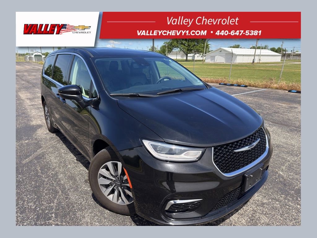 Used 2023 Chrysler Pacifica Touring-L
