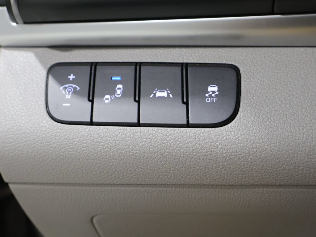 Used 2020 Hyundai Elantra SEL FWD image 30