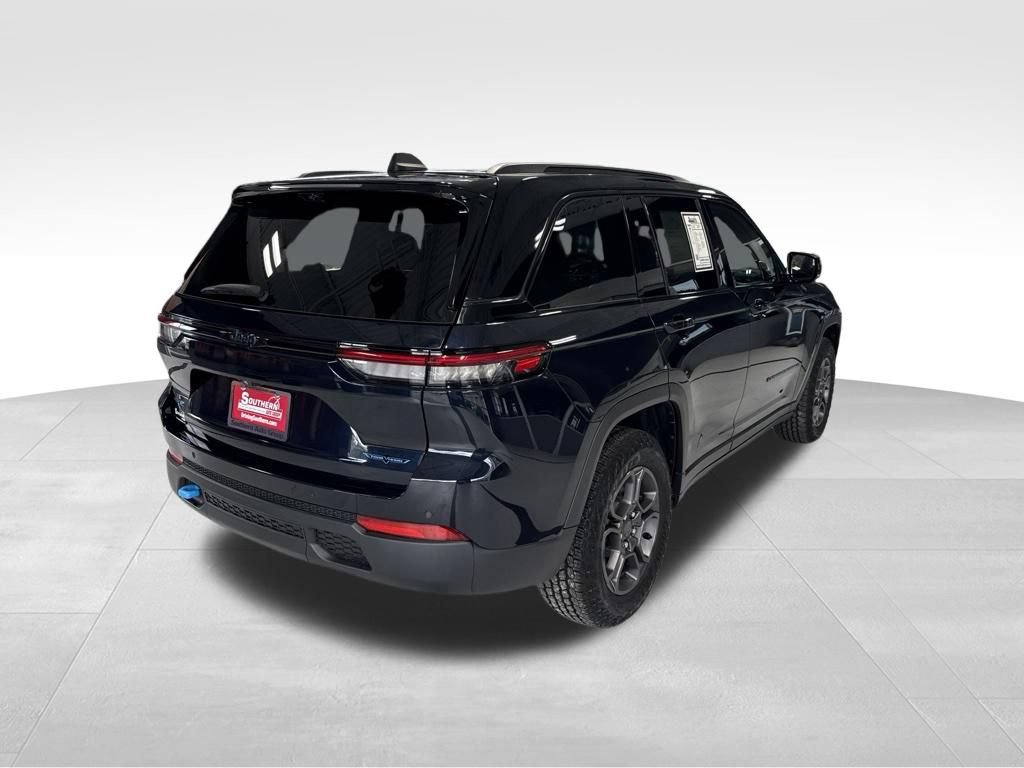 Used 2024 Jeep Grand Cherokee Trailhawk w/ Advanced Protech Group II AWD/4WD image 5