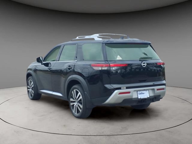 Certified 2025 Nissan Pathfinder Platinum w/ Black Appearance Package AWD/4WD image 3