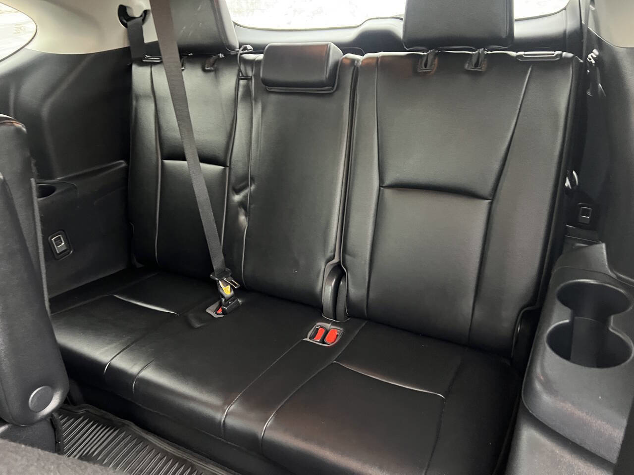 Used 2021 Toyota Highlander XLE image 10