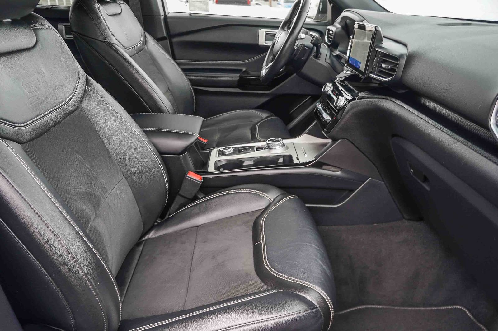 Used 2022 Ford Explorer ST w/ ST Street Pack AWD/4WD image 18