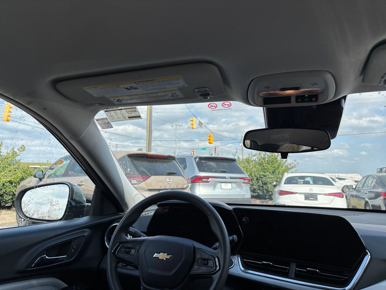 Used 2025 Chevrolet Trax LT image 33