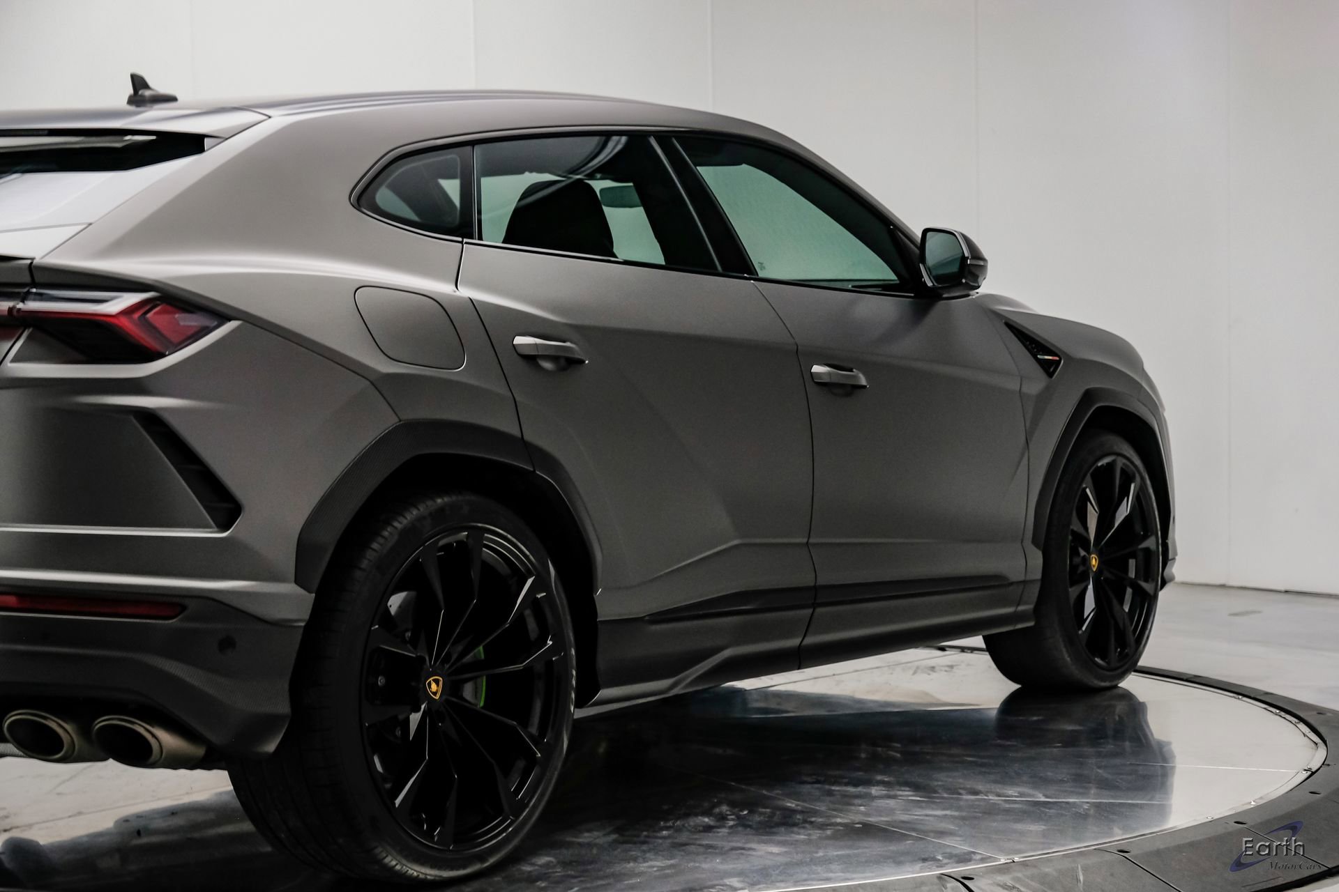 Used 2022 Lamborghini Urus AWD/4WD image 22