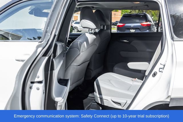 Used 2023 Toyota Highlander XLE AWD/4WD image 24