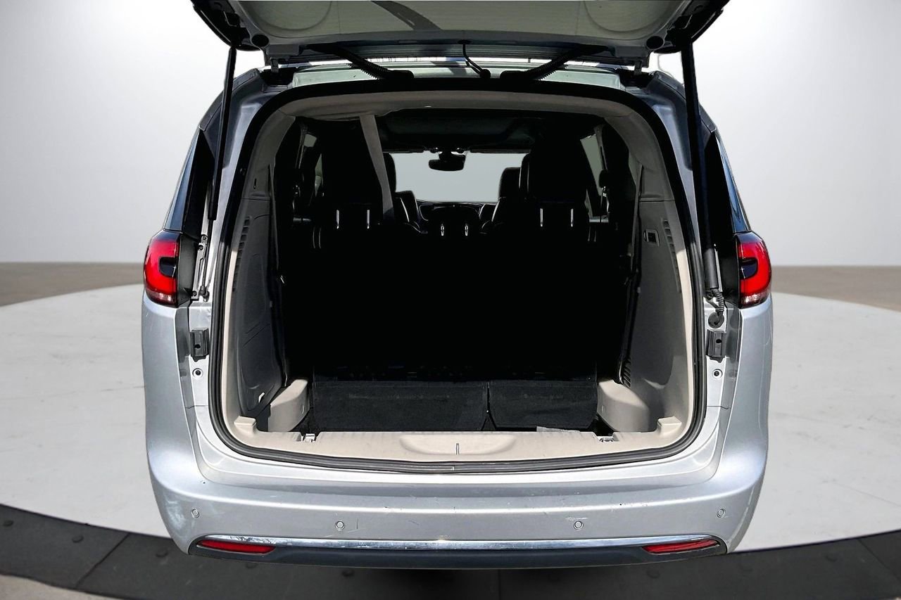 Certified 2022 Chrysler Pacifica Limited image 27