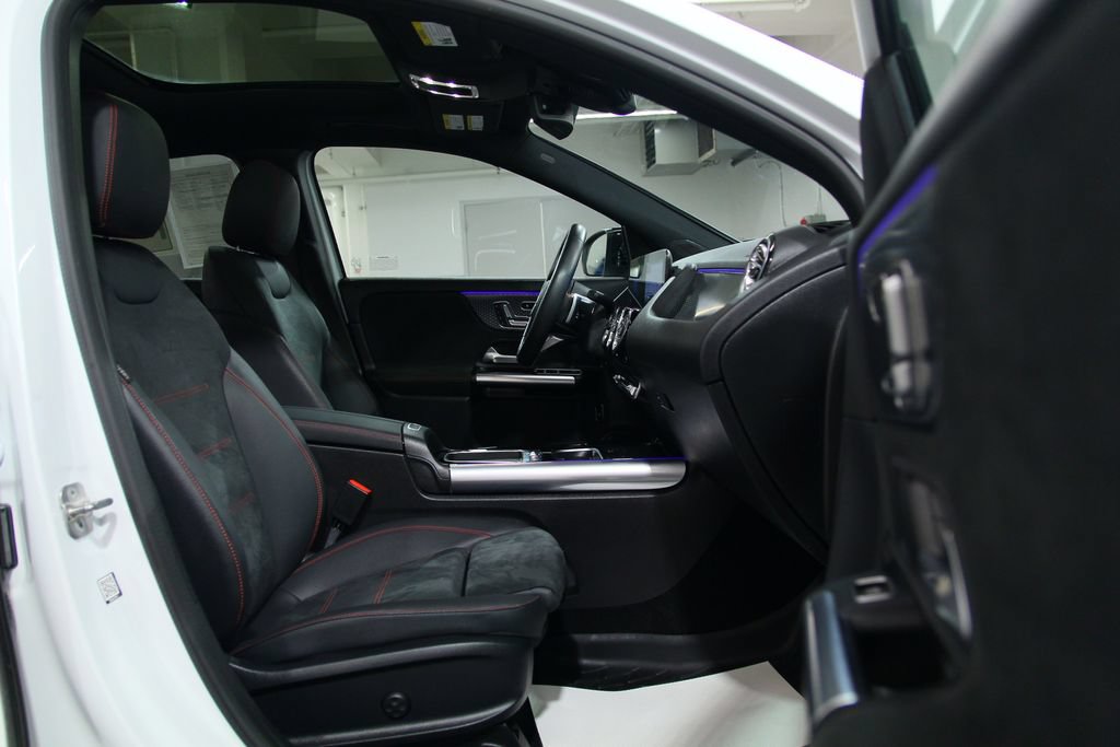 Certified 2024 Mercedes-Benz GLA 250 4MATIC image 23