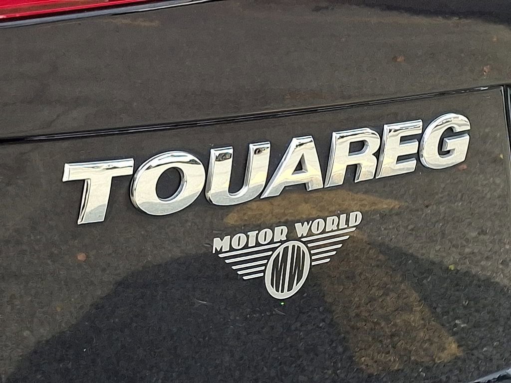 Used 2016 Volkswagen Touareg Sport image 31