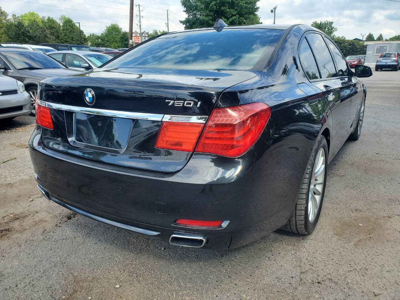 Used 2009 BMW 750i RWD image 7