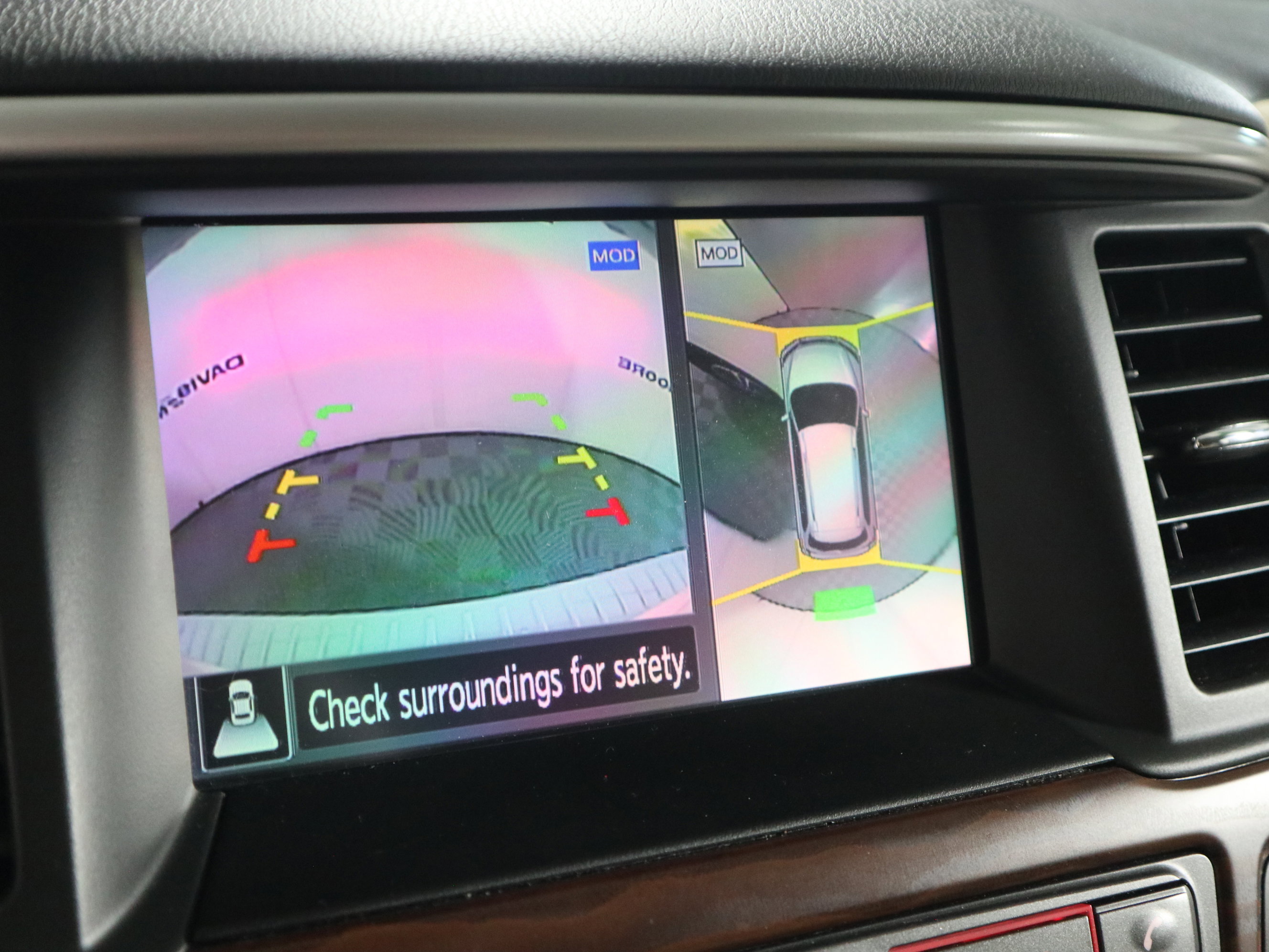 Used 2019 Nissan Pathfinder Platinum AWD/4WD image 26
