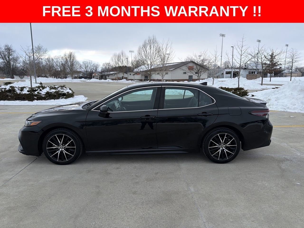 Used 2022 Toyota Camry SE FWD image 26