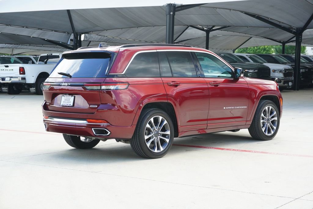 Used 2024 Jeep Grand Cherokee Overland AWD/4WD image 5
