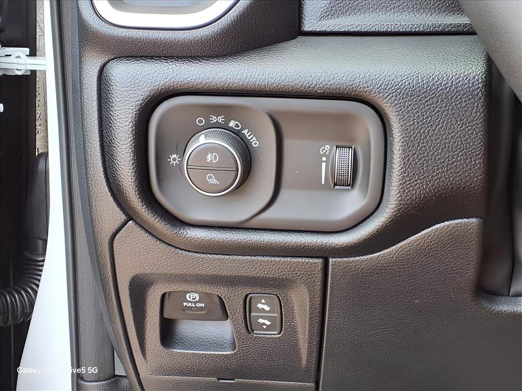 New 2026 RAM 1500 4x4 Crew Cab image 20