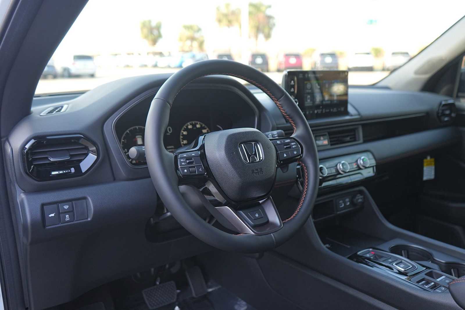 New 2025 Honda Pilot TrailSport image 2