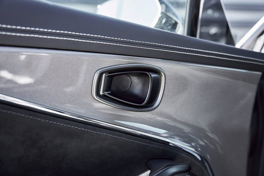 Used 2025 Aston Martin DBX 707 image 35