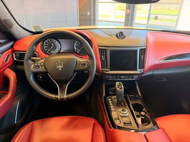 Used 2023 Maserati Levante GT image 13