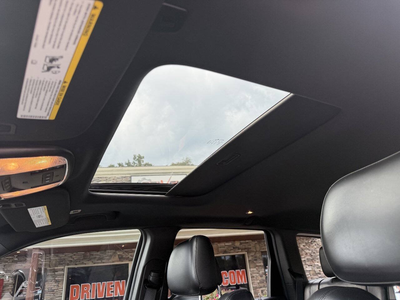 Used 2018 Jeep Grand Cherokee Limited w/ Trailer Tow Group IV AWD/4WD image 12