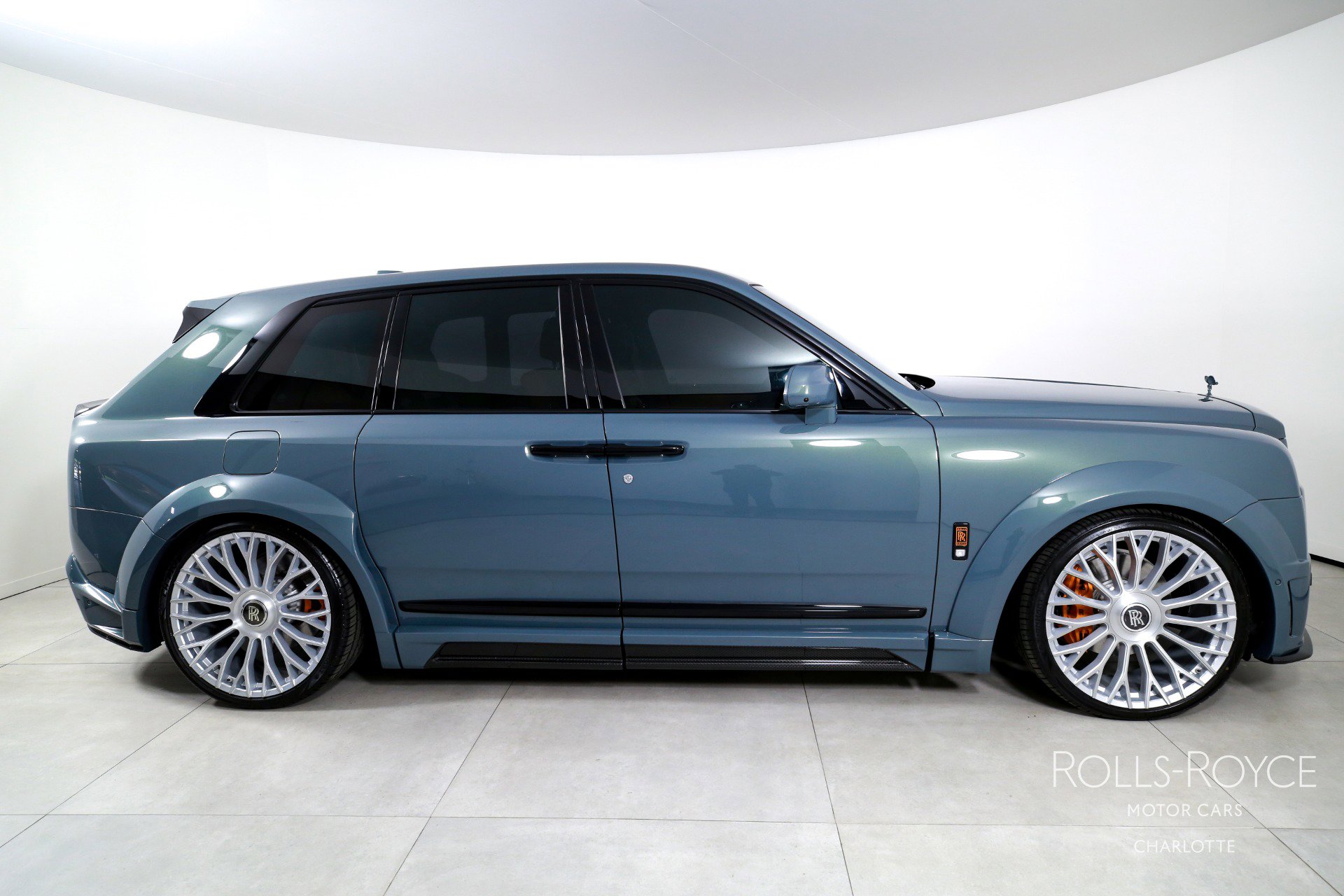 Used 2025 Rolls-Royce Cullinan image 10