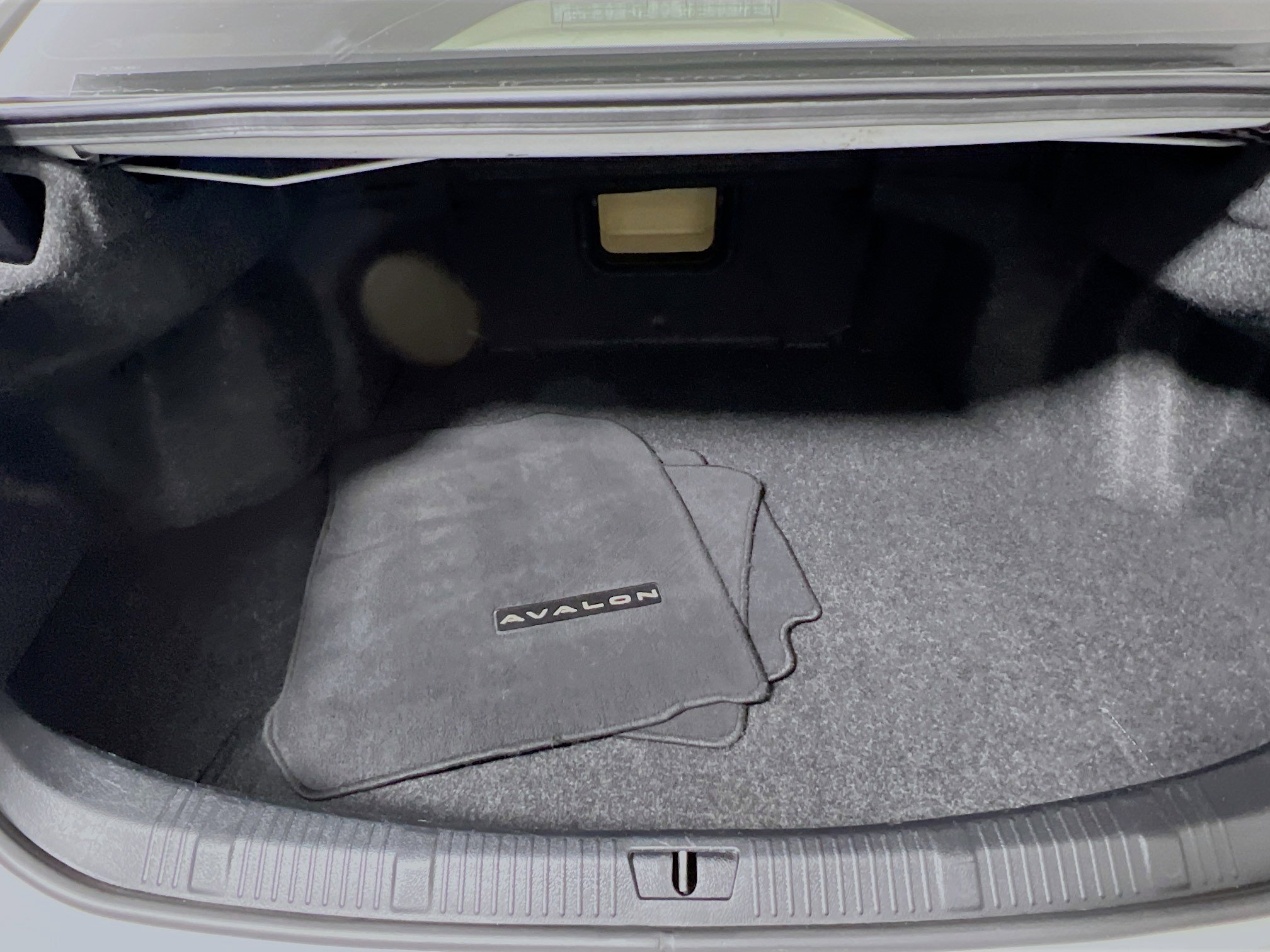 Used 2016 Toyota Avalon XLE image 34