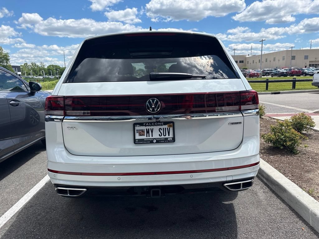 Used 2024 Volkswagen Atlas SEL Premium R-Line AWD/4WD image 23
