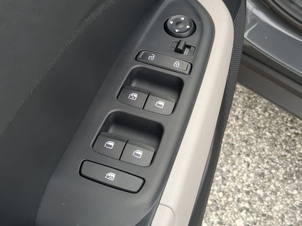 New 2026 Hyundai Venue SEL FWD image 18