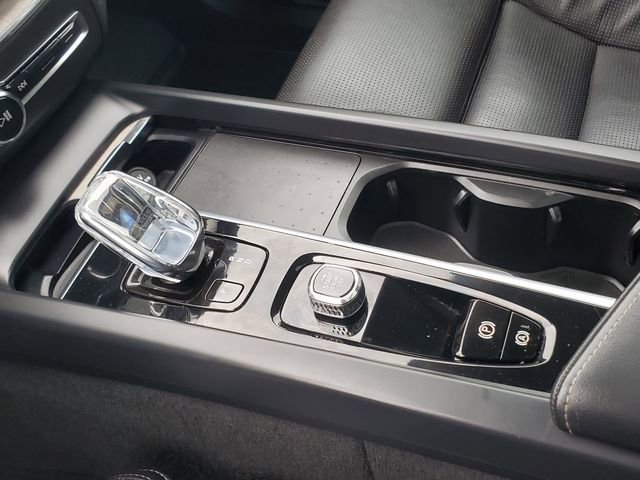 Certified 2022 Volvo XC60 B5 Inscription image 26