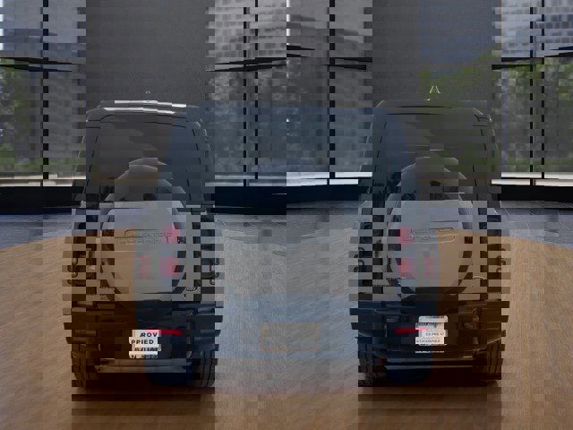 Used 2023 Land Rover Defender 130 X-Dynamic SE image 4