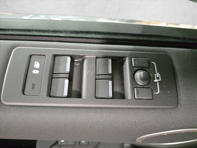New 2026 Land Rover Discovery S AWD/4WD image 28