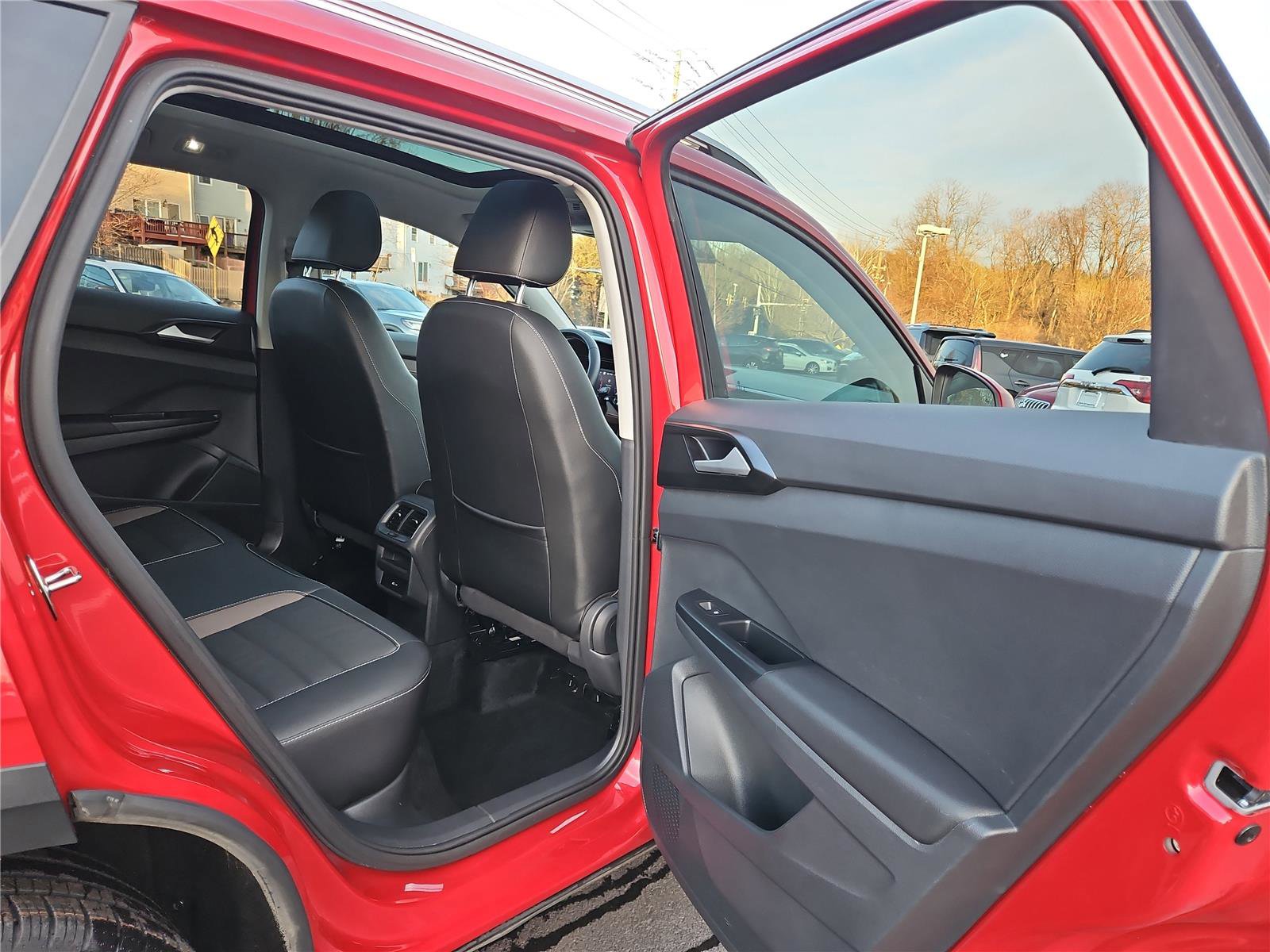 Used 2023 Volkswagen Taos SEL image 30